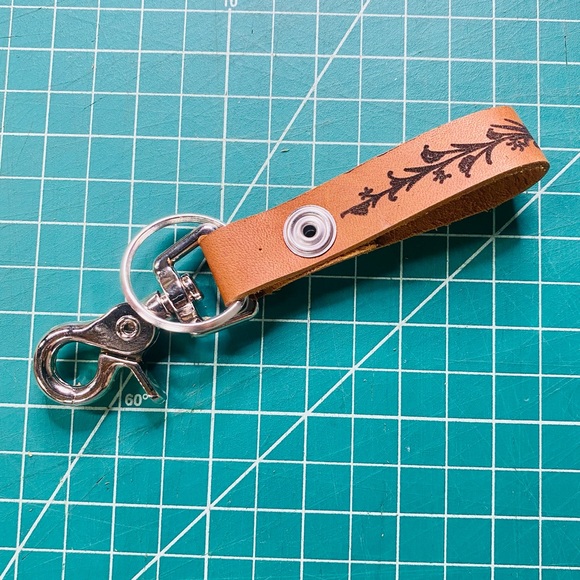 4.5” loop trigger snap leather keychain floral line customized - Picture 2 of 6
